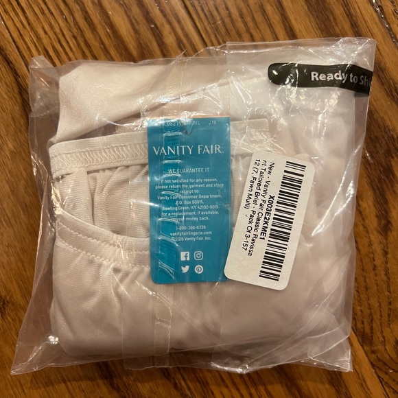 NEW IN BAG Vanity Fair Classic Ravissant Tailored Brief, 3 Pack - Picture 3 of 3